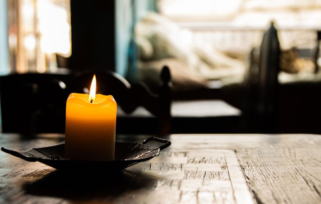 BEESWAX CANDLE DIGESTION DINNER