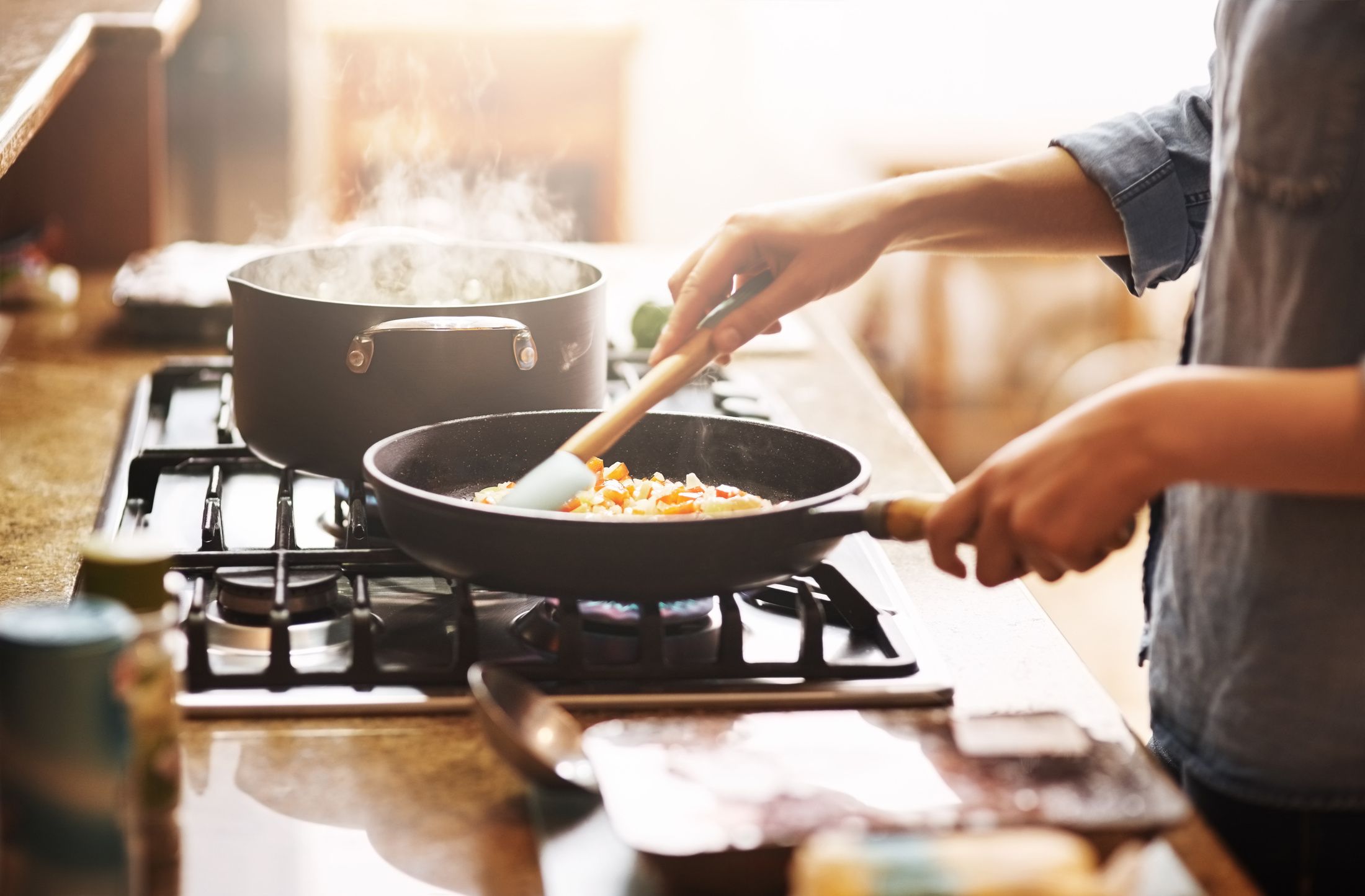 COOKING BREAKFAST MORNING LIGHT-1