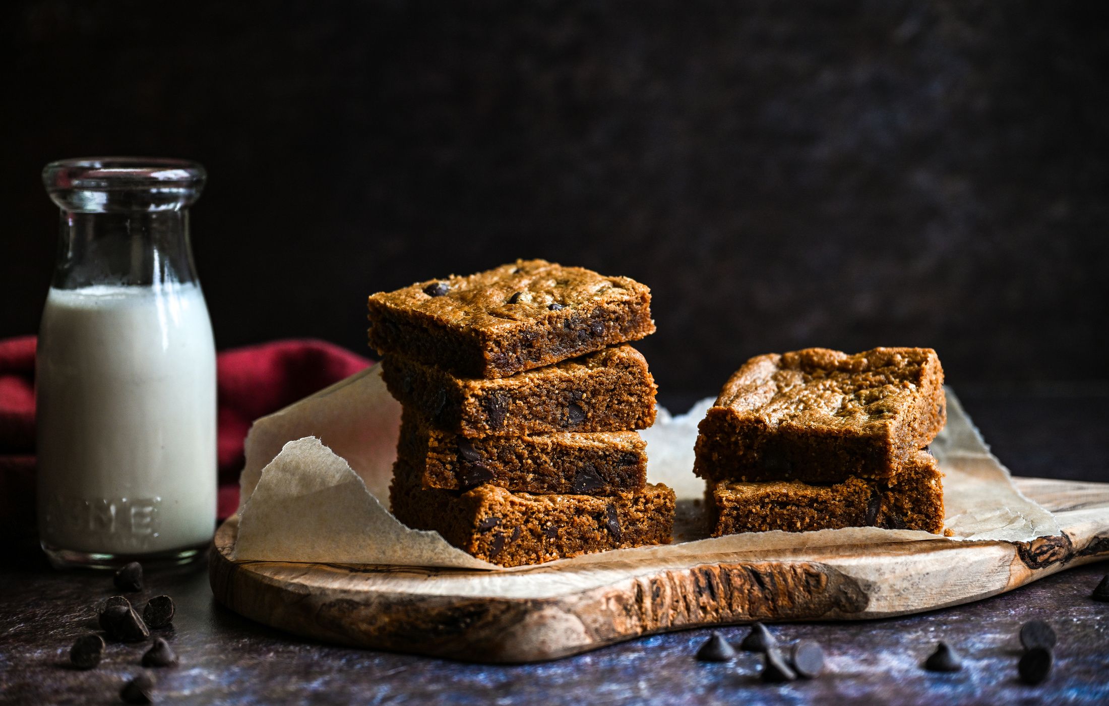 GRAIN-FREE FLOUR-FREE PEANUT BUTTER CHOCOLATE CHIP COOKIE BARS DAIRY-FREE-1
