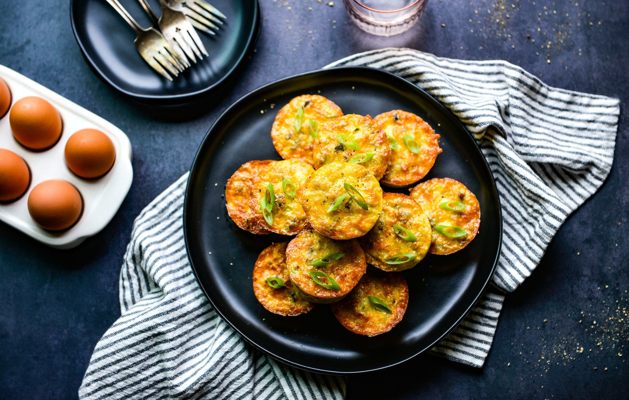 HIGH-PROTEIN SAUSAGE EGG-BITES-1