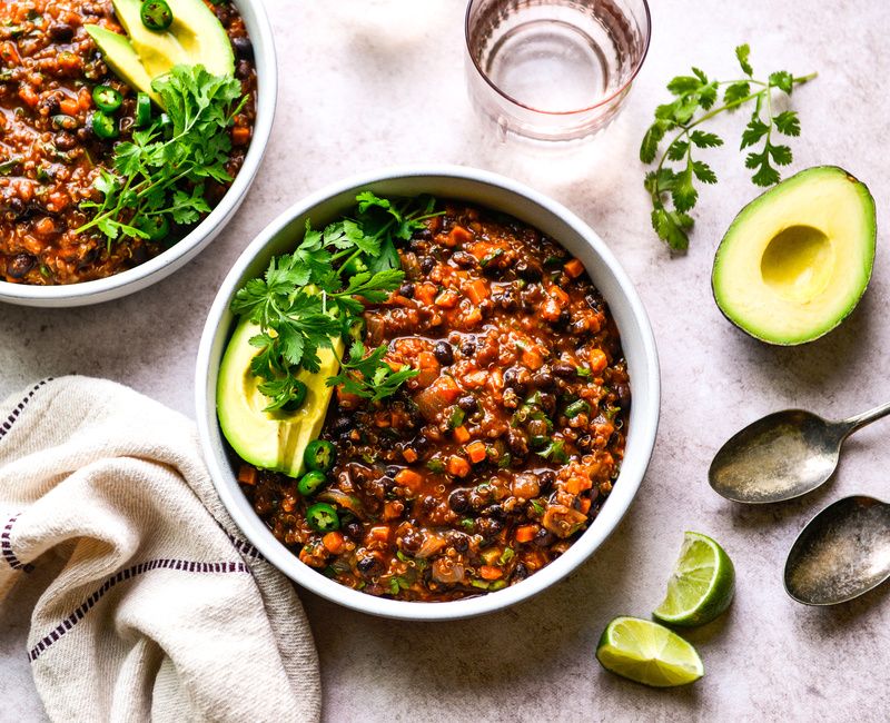 QUINOA BLACK BEAN CHILI VEGAN-1