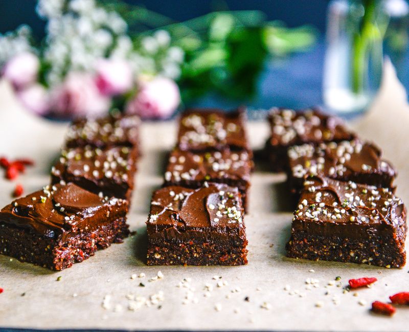 RAW SUPERFOOD BROWNIES WITH AVOCADO FROSTING-11