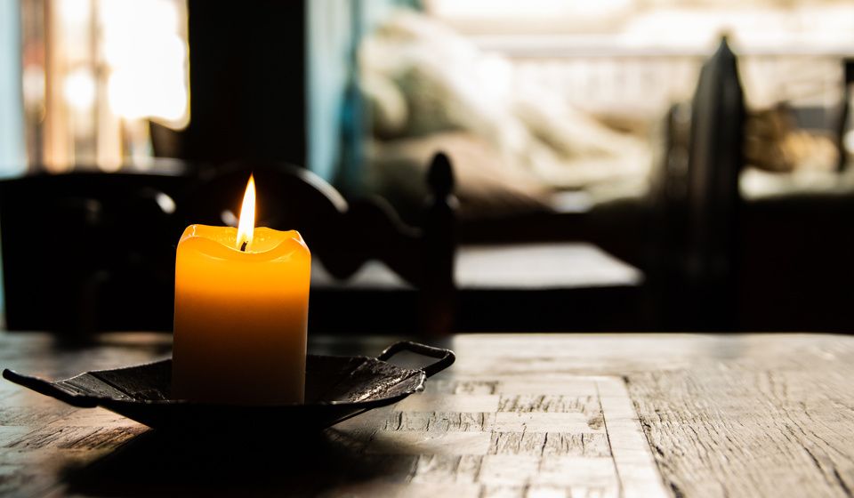 BEESWAX CANDLE DIGESTION DINNER